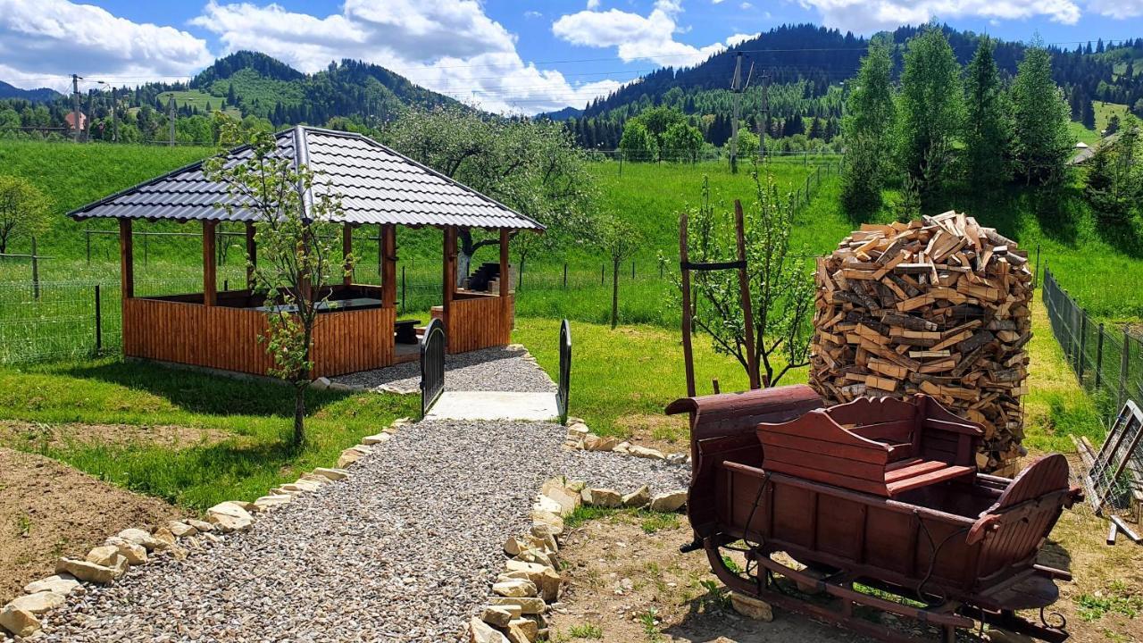 Cabana Alesia, Relaxare La Poalele Raraului Кымпулунг-Молдовенеск Экстерьер фото